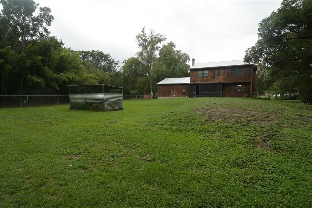 合同活跃: $775,000 (4 贝兹, 2 浴室, 1796 平方英尺)