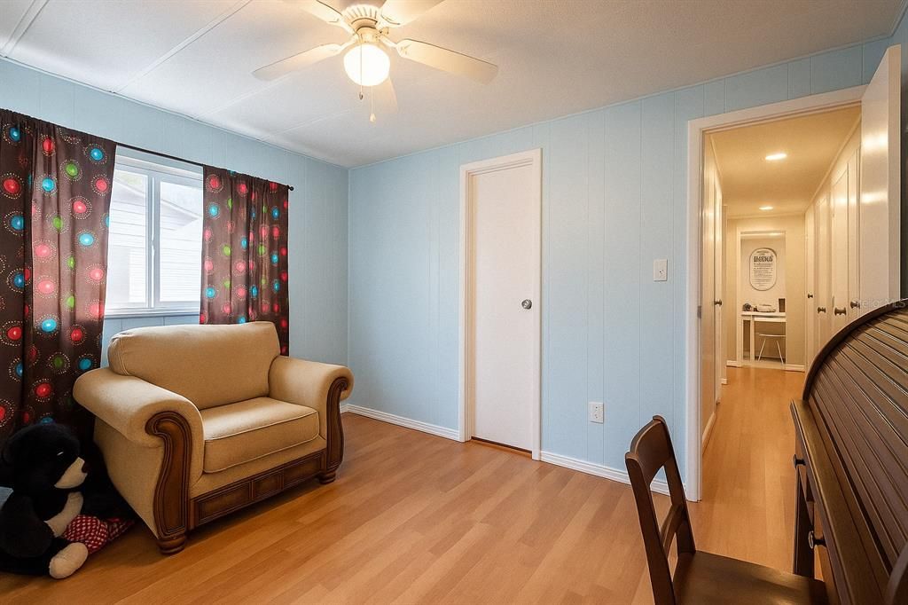 待售: $169,900 (2 贝兹, 2 浴室, 1112 平方英尺)