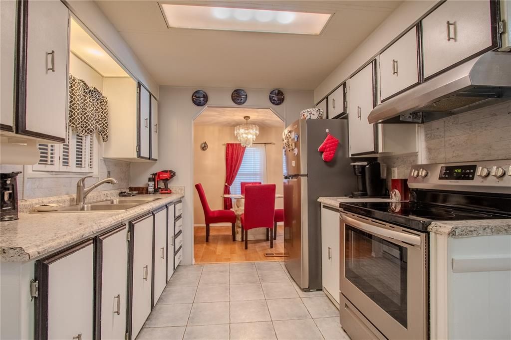 待售: $169,900 (2 贝兹, 2 浴室, 1112 平方英尺)