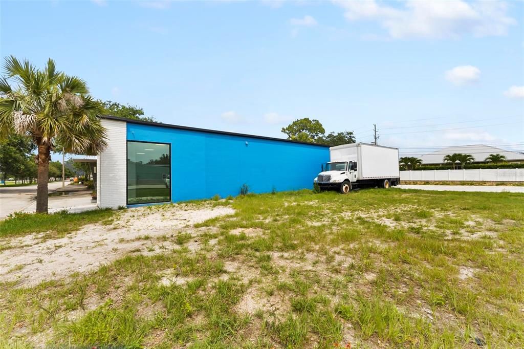 Под контрактом: $1,245,000 (0 спален, 0 ванн, 1051 Квадратных фут)