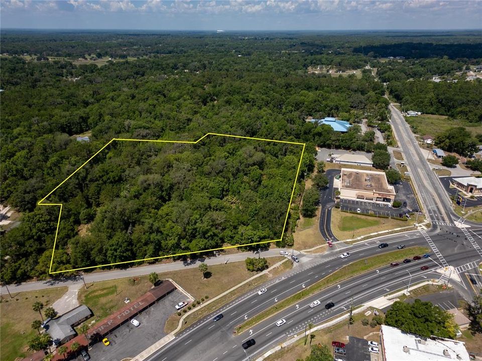 На продажу: $990,000 (10.24 acres)