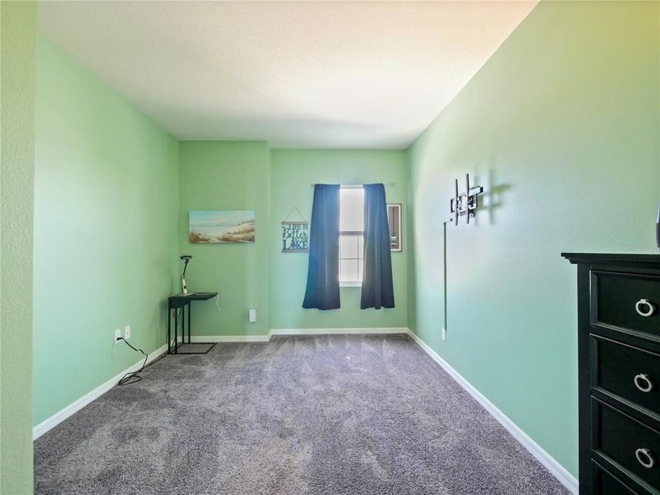 For Sale: $799,000 (5 beds, 3 baths, 2564 Square Feet)