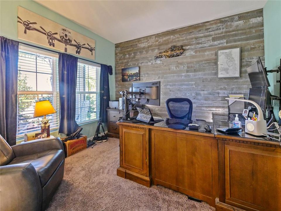 For Sale: $799,000 (5 beds, 3 baths, 2564 Square Feet)