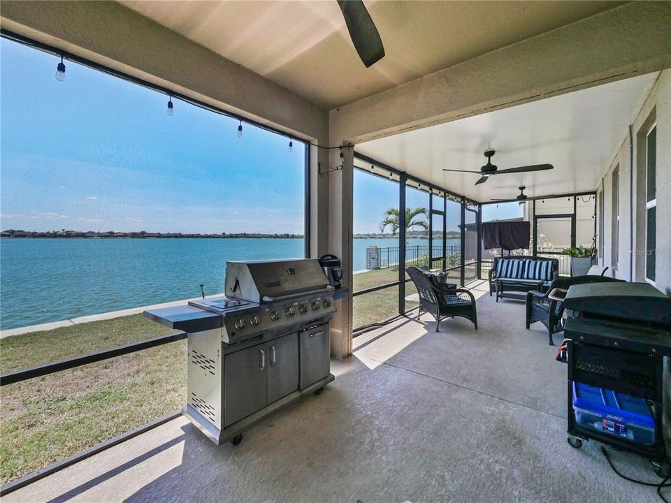 For Sale: $799,000 (5 beds, 3 baths, 2564 Square Feet)