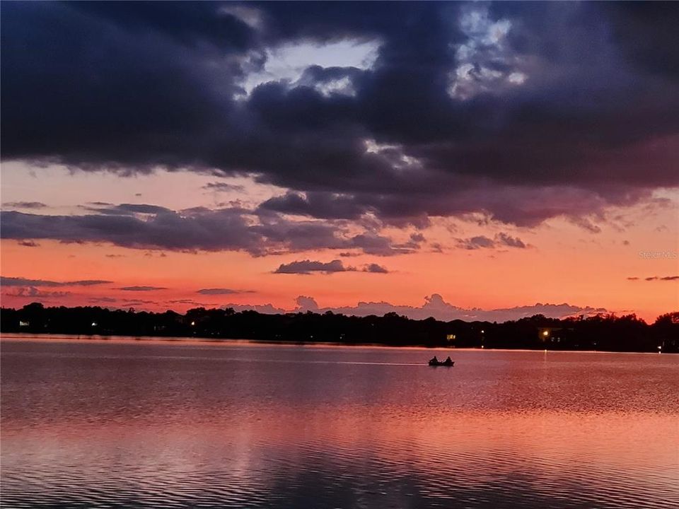 For Sale: $799,000 (5 beds, 3 baths, 2564 Square Feet)