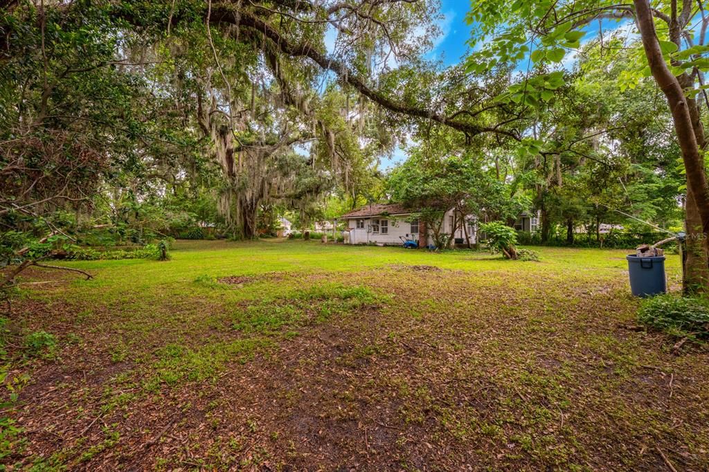 Под контрактом: $250,000 (2 спален, 1 ванн, 600 Квадратных фут)