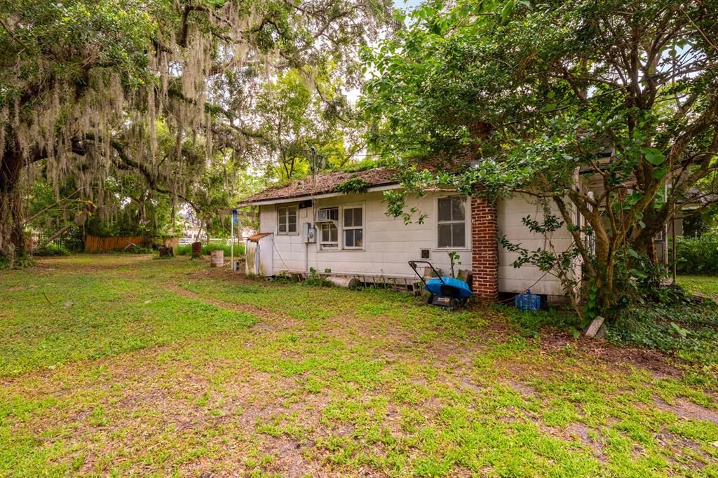 Под контрактом: $250,000 (2 спален, 1 ванн, 600 Квадратных фут)