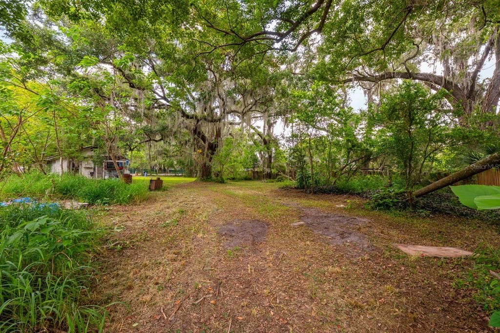 Под контрактом: $250,000 (2 спален, 1 ванн, 600 Квадратных фут)