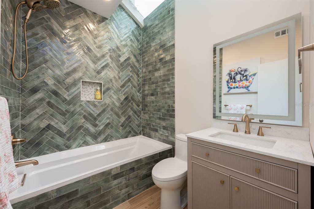 待售: $1,850,000 (5 贝兹, 4 浴室, 5464 平方英尺)