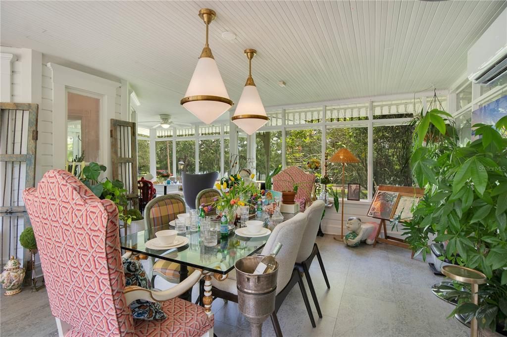 For Sale: $3,499,000 (6 beds, 5 baths, 6261 Square Feet)