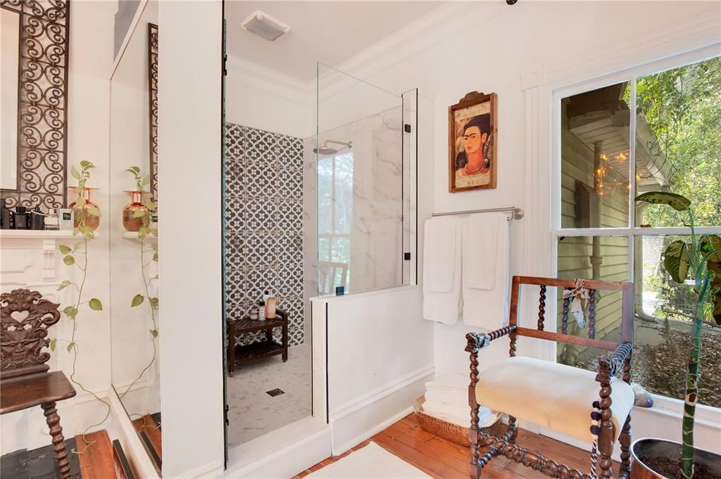 For Sale: $3,499,000 (6 beds, 5 baths, 6261 Square Feet)