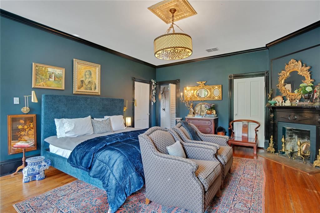 For Sale: $3,499,000 (6 beds, 5 baths, 6261 Square Feet)