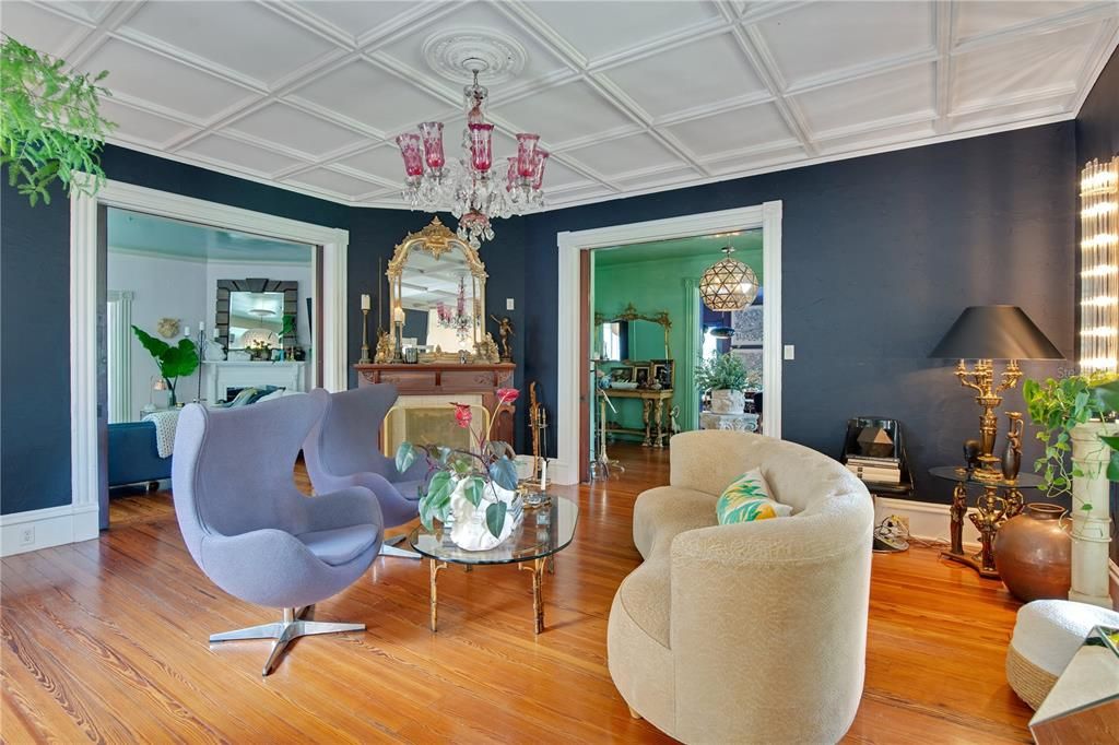 For Sale: $3,499,000 (6 beds, 5 baths, 6261 Square Feet)