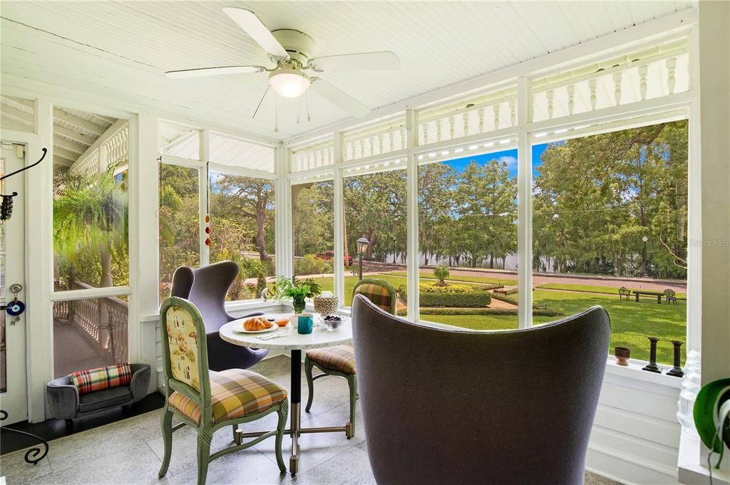 For Sale: $3,499,000 (6 beds, 5 baths, 6261 Square Feet)