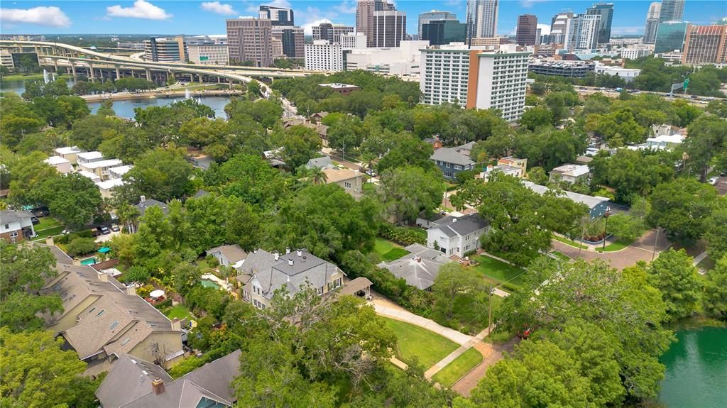 For Sale: $3,499,000 (6 beds, 5 baths, 6261 Square Feet)