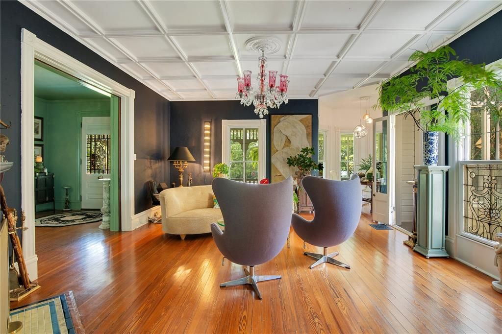 For Sale: $3,499,000 (6 beds, 5 baths, 6261 Square Feet)