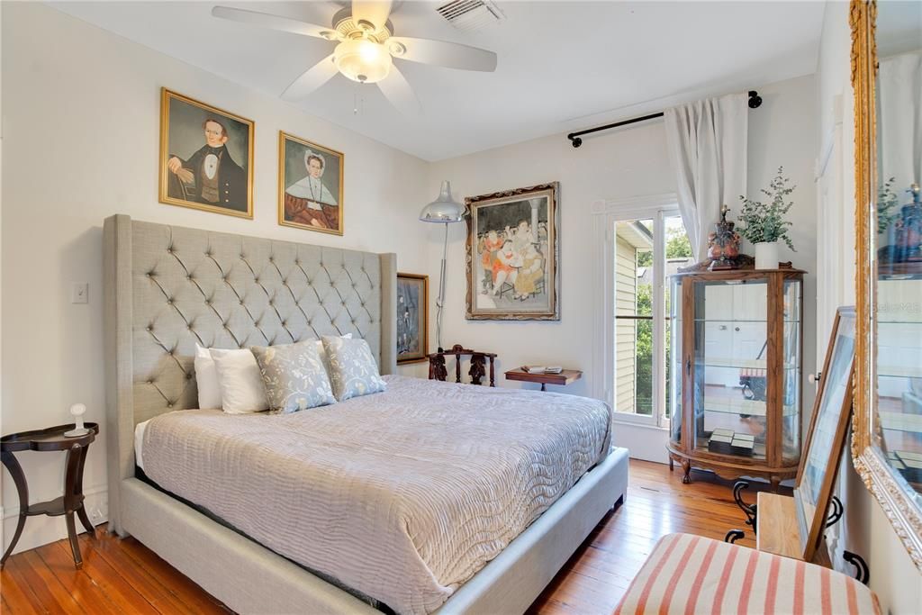 For Sale: $3,499,000 (6 beds, 5 baths, 6261 Square Feet)