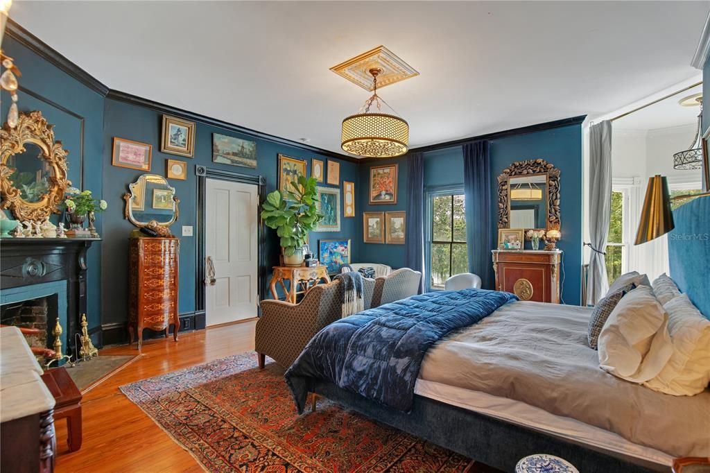 For Sale: $3,499,000 (6 beds, 5 baths, 6261 Square Feet)