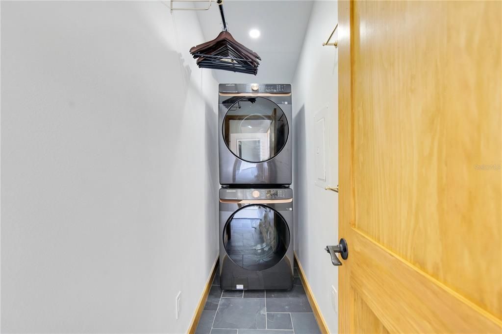 For Sale: $3,499,000 (6 beds, 5 baths, 6261 Square Feet)