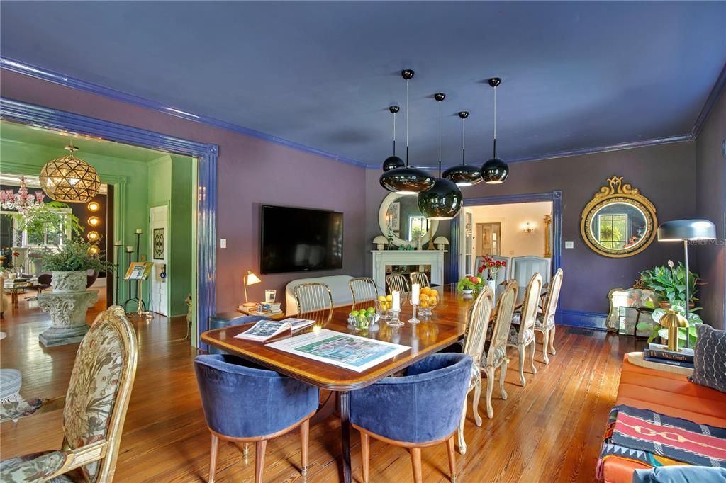 For Sale: $3,499,000 (6 beds, 5 baths, 6261 Square Feet)