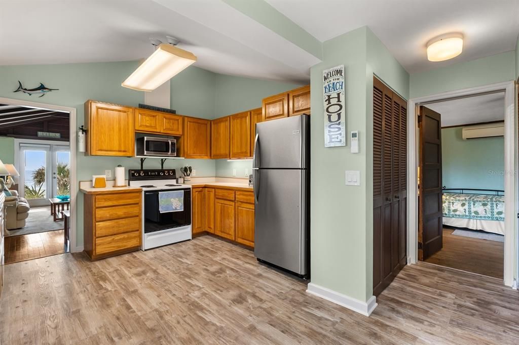 For Sale: $1,199,000 (3 beds, 2 baths, 1485 Square Feet)