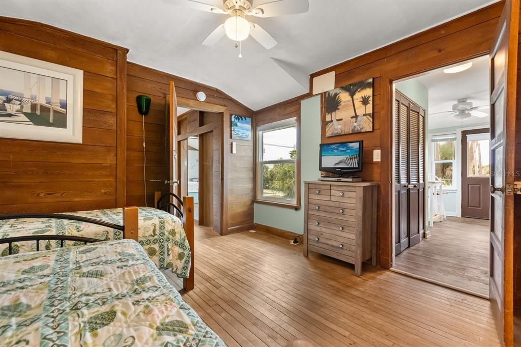 For Sale: $1,199,000 (3 beds, 2 baths, 1485 Square Feet)