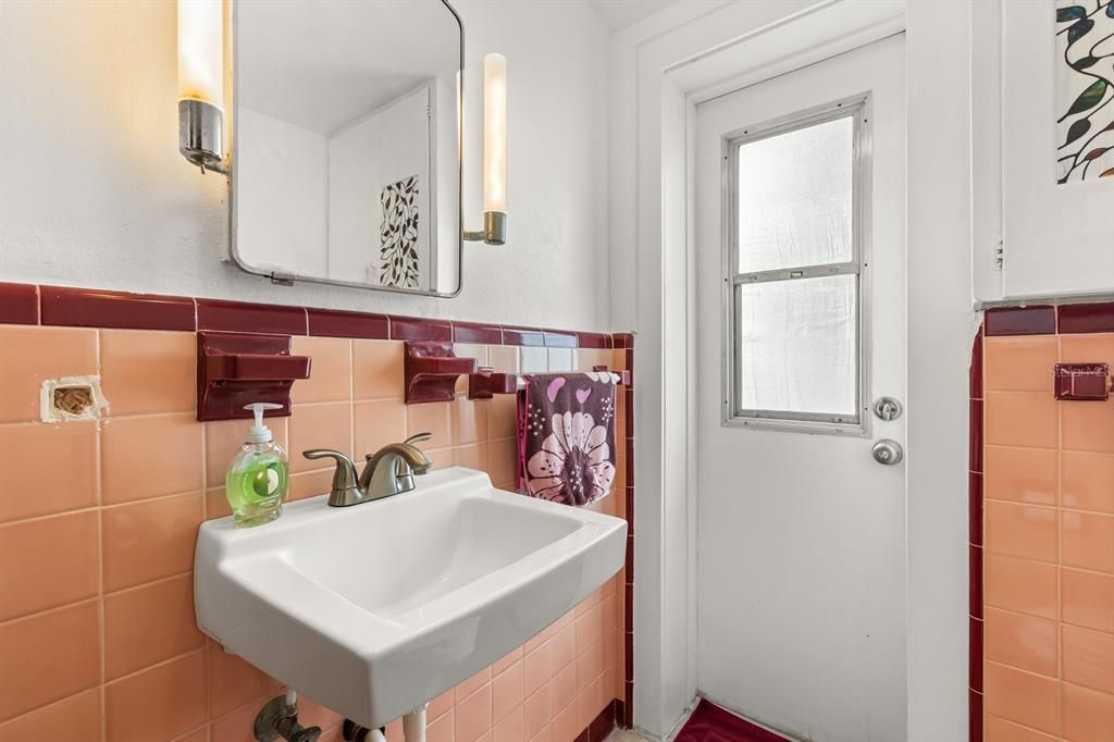 For Sale: $1,199,000 (3 beds, 2 baths, 1485 Square Feet)