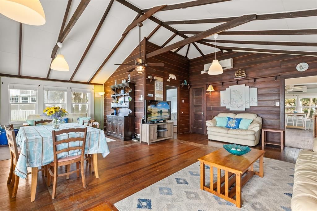 For Sale: $1,199,000 (3 beds, 2 baths, 1485 Square Feet)