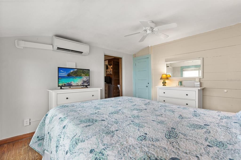 For Sale: $1,199,000 (3 beds, 2 baths, 1485 Square Feet)