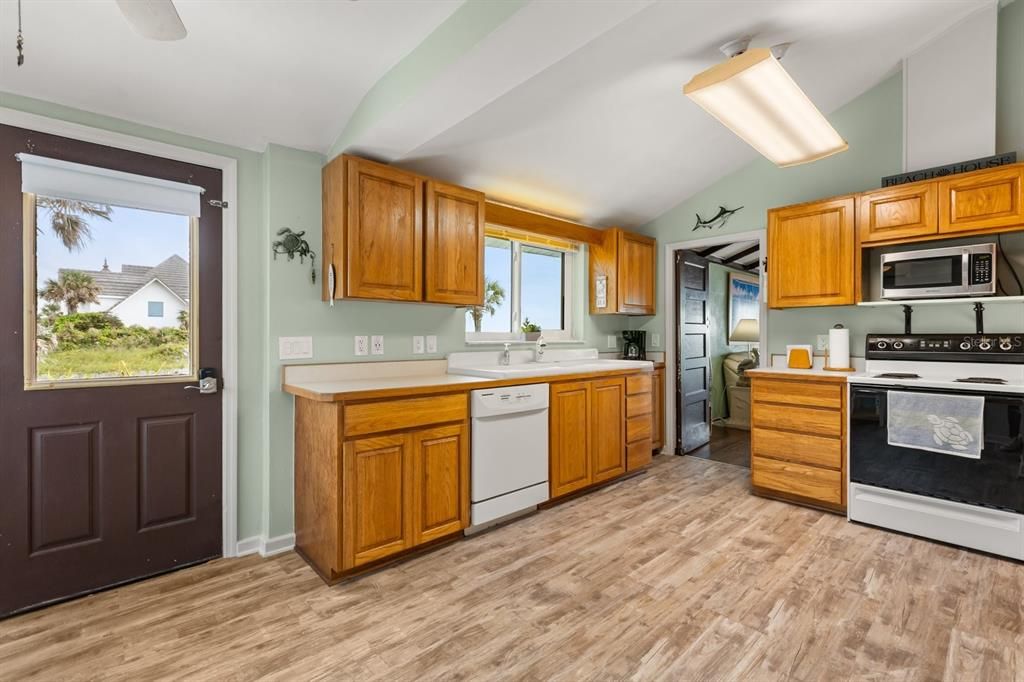 For Sale: $1,199,000 (3 beds, 2 baths, 1485 Square Feet)