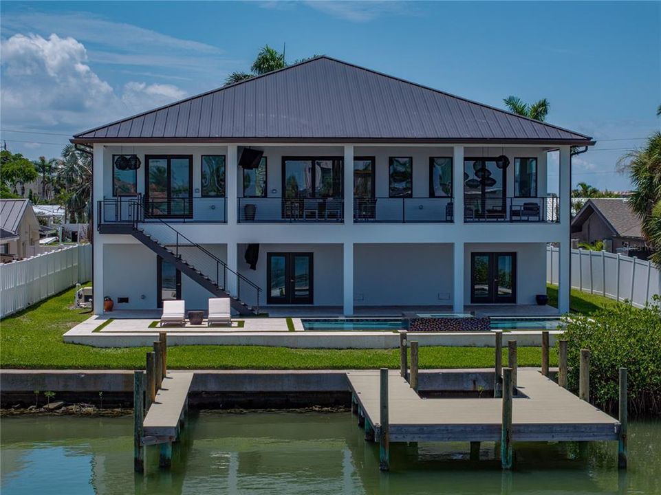 For Sale: $3,200,000 (4 beds, 2 baths, 3093 Square Feet)