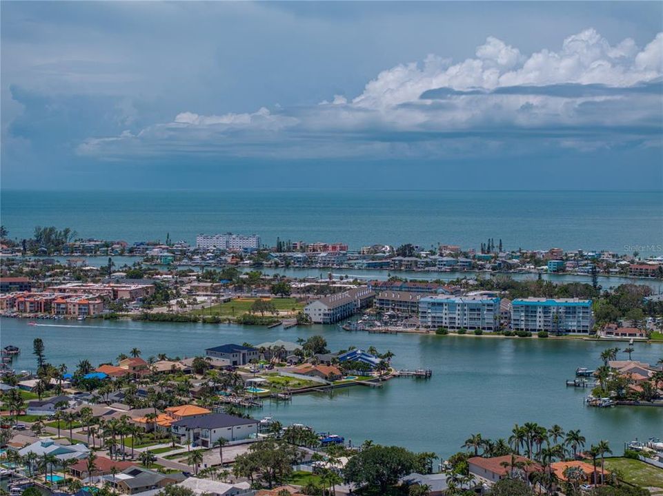 For Sale: $3,200,000 (4 beds, 2 baths, 3093 Square Feet)