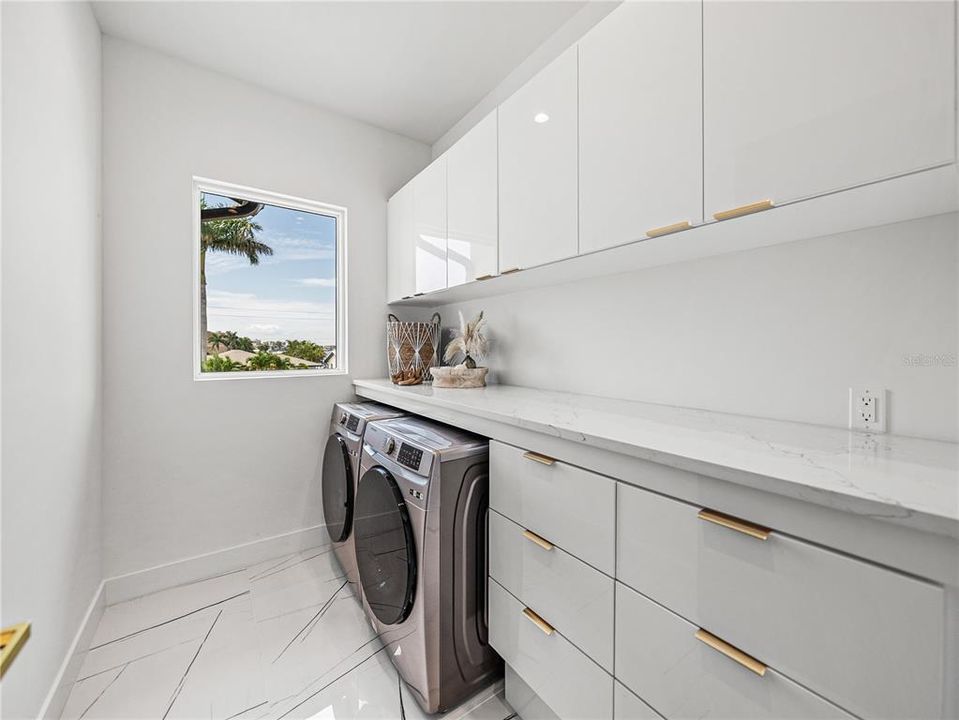 For Sale: $3,200,000 (4 beds, 2 baths, 3093 Square Feet)