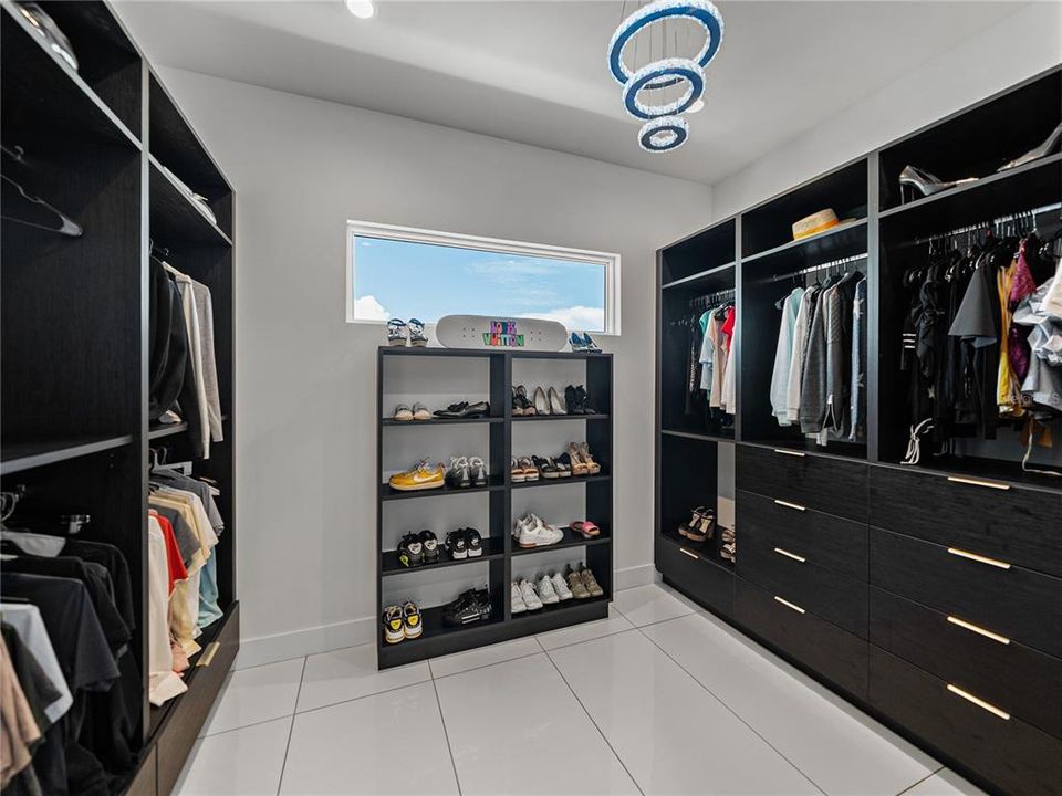 For Sale: $3,200,000 (4 beds, 2 baths, 3093 Square Feet)