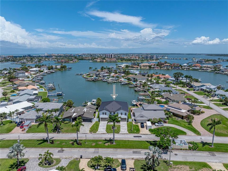 For Sale: $3,200,000 (4 beds, 2 baths, 3093 Square Feet)