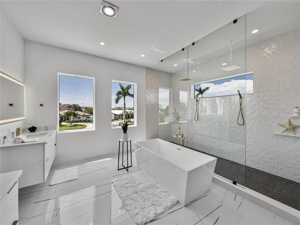 For Sale: $3,200,000 (4 beds, 2 baths, 3093 Square Feet)