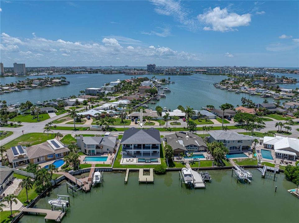 For Sale: $3,200,000 (4 beds, 2 baths, 3093 Square Feet)