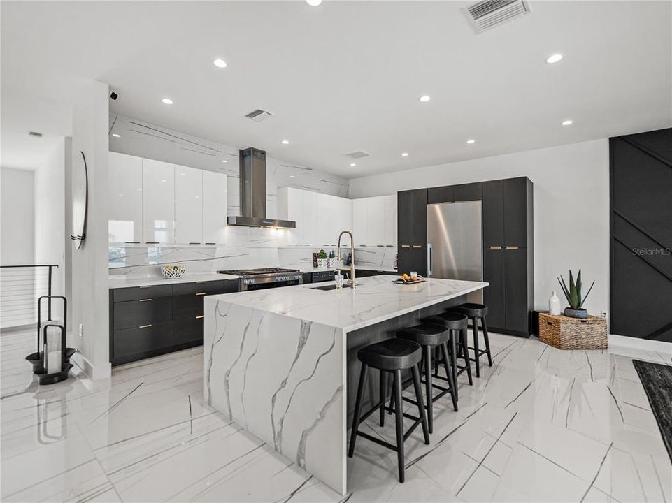 For Sale: $3,200,000 (4 beds, 2 baths, 3093 Square Feet)