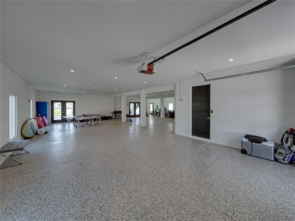 For Sale: $3,200,000 (4 beds, 2 baths, 3093 Square Feet)