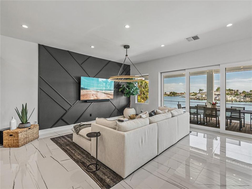 For Sale: $3,200,000 (4 beds, 2 baths, 3093 Square Feet)