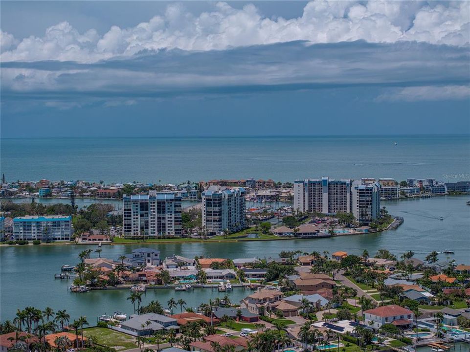 For Sale: $3,200,000 (4 beds, 2 baths, 3093 Square Feet)