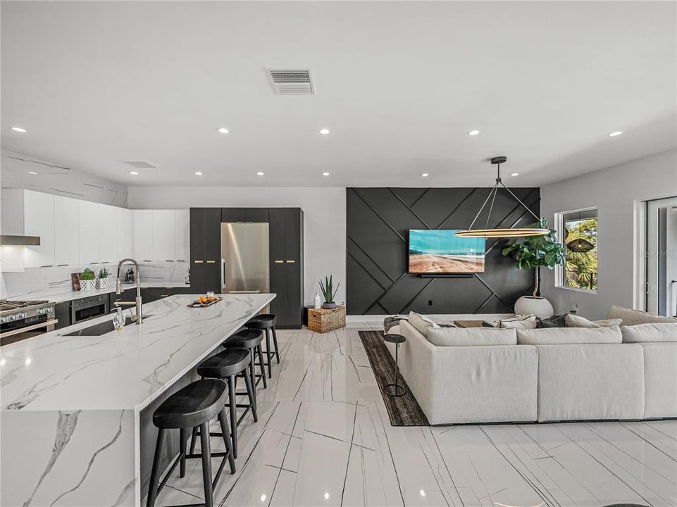 For Sale: $3,200,000 (4 beds, 2 baths, 3093 Square Feet)