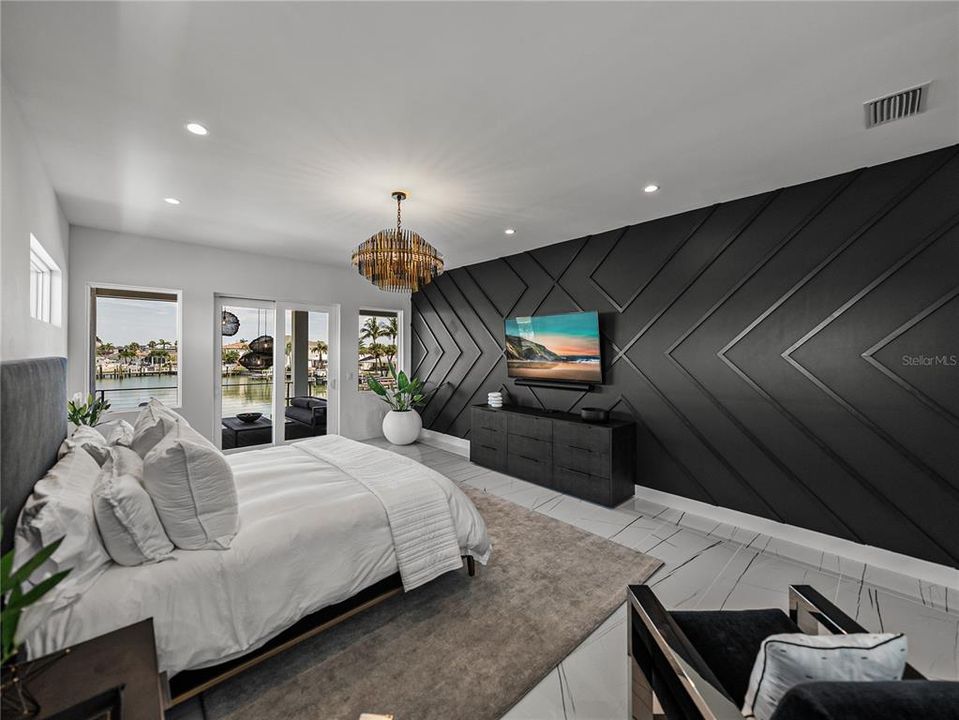 For Sale: $3,200,000 (4 beds, 2 baths, 3093 Square Feet)