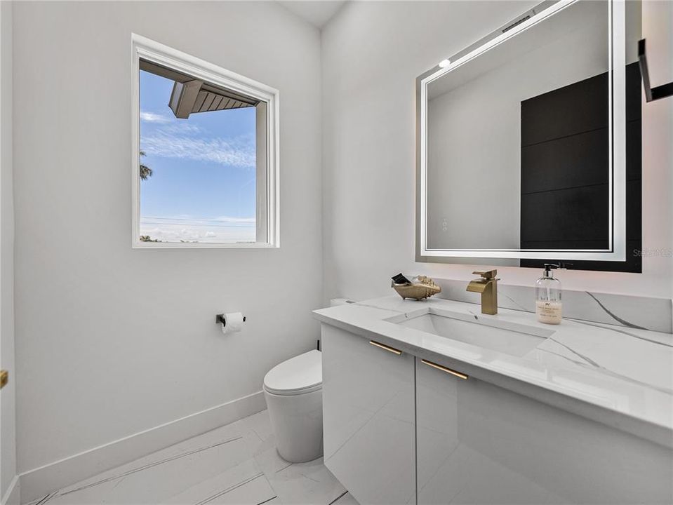 For Sale: $3,200,000 (4 beds, 2 baths, 3093 Square Feet)