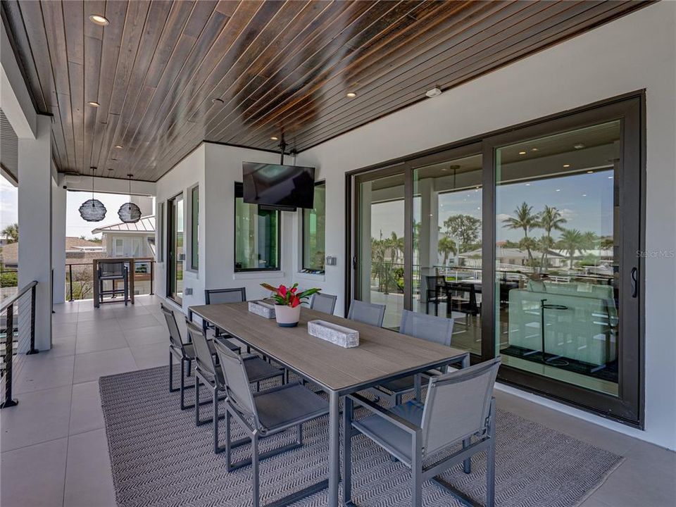 For Sale: $3,200,000 (4 beds, 2 baths, 3093 Square Feet)