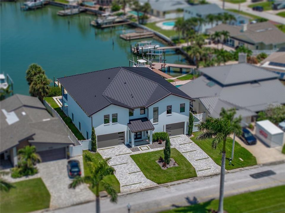 For Sale: $3,200,000 (4 beds, 2 baths, 3093 Square Feet)