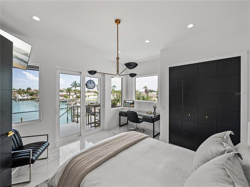 For Sale: $3,200,000 (4 beds, 2 baths, 3093 Square Feet)