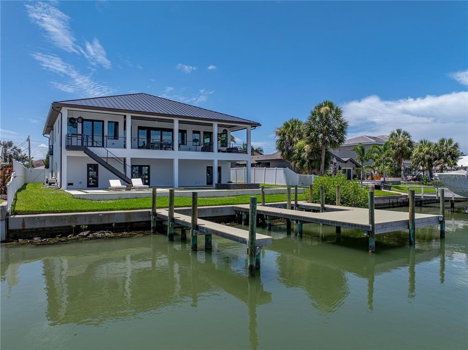 For Sale: $3,200,000 (4 beds, 2 baths, 3093 Square Feet)