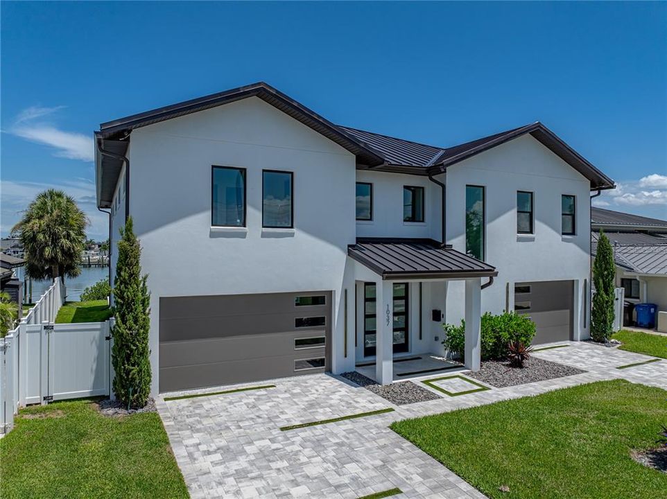 For Sale: $3,200,000 (4 beds, 2 baths, 3093 Square Feet)