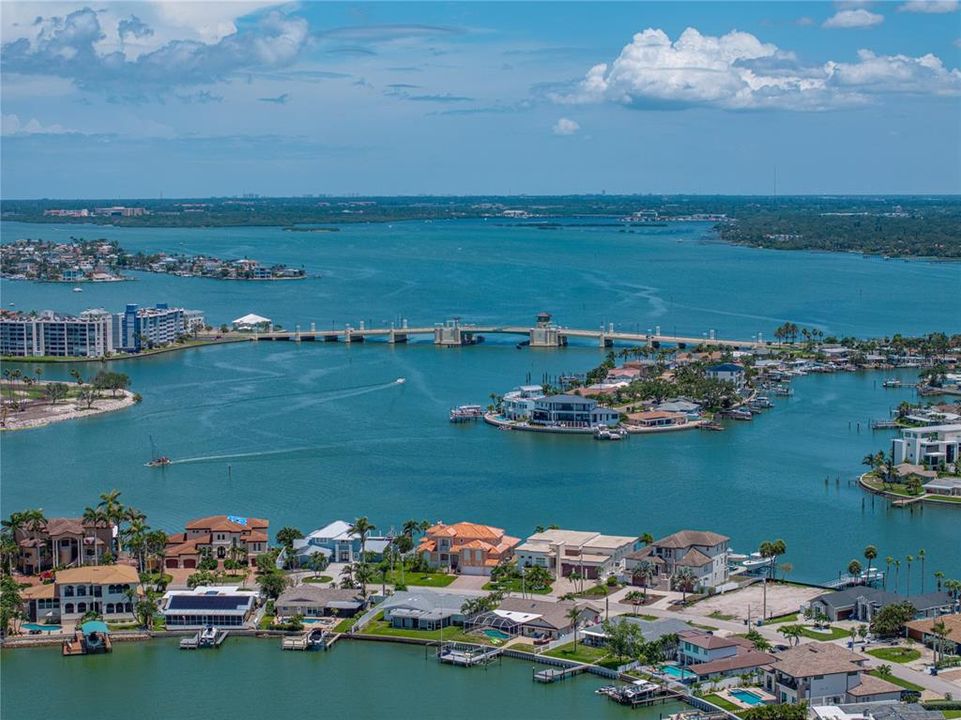 For Sale: $3,200,000 (4 beds, 2 baths, 3093 Square Feet)